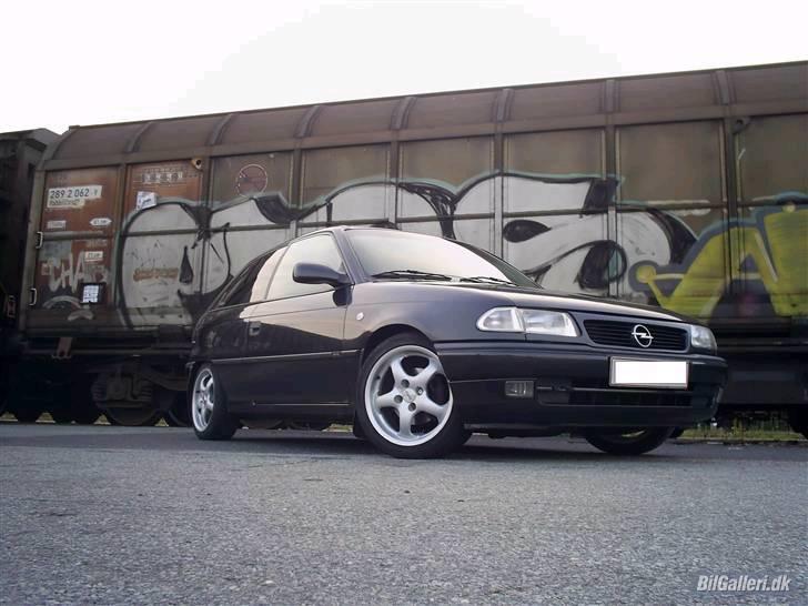 Opel Astra 1,6i 16v sport - Sensommeren 2007 billede 1