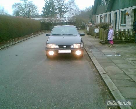 Ford sierra gt  (totalskadet) - kanon billede af bilen forfra billede 11