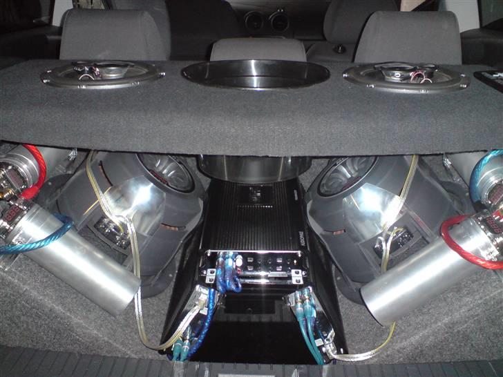 Seat Ibiza - SOLGT :-) - Boom boom? billede 3