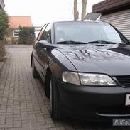 Opel vectra 2.0i 16V