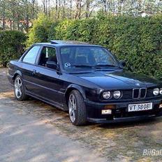 BMW e30 320i solgt
