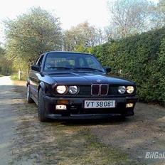 BMW e30 320i solgt