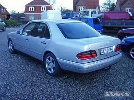 Mercedes Benz E300 D Turbo solgt billede 20