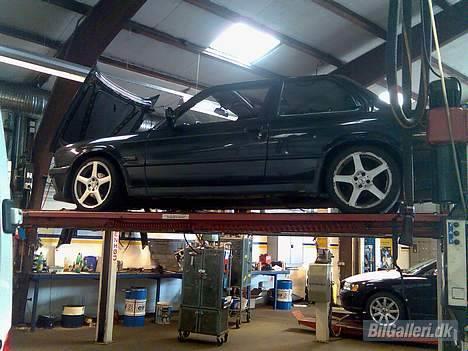 BMW e30 320i solgt billede 6