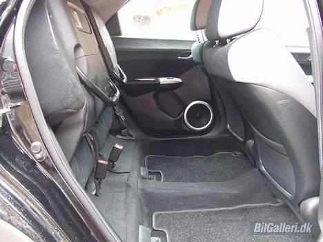 Honda Civic i-shift - Bagsæder kan rejses lodret op, hvilket giver gode transport muligheder. Tager 5 sek. billede 17