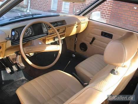 Mitsubishi Colt "81´er .." *solgt* - Jah :D Fine læder sæder ..  billede 12