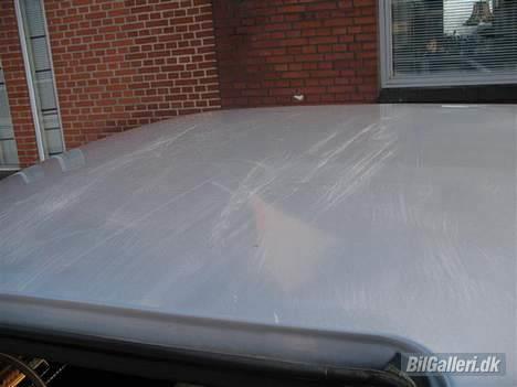 Mitsubishi Colt "81´er .." *solgt* - Kæresten stillede lige en stor papkasse på taget.. NU skylder han mig en hel lakering Muhahaha .. billede 15