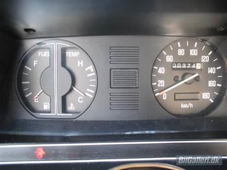 Mitsubishi Colt "81´er .." *solgt* - Lidt beder billede a instrumentbrættet .. ;) billede 17