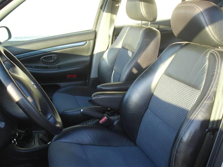 Peugeot 406 HDi - Armlæn på forsæderne billede 11