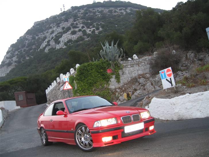 BMW 328i E36 Coupé EVO LSD - havde lige monteret nye spejle,front,vinge,alle lygter og en ny udstødning. billede 10