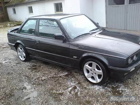 BMW E30 325I (solgt) billede 3