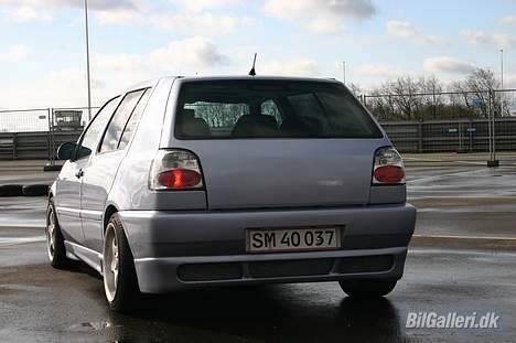 VW Golf 3 solgt - højlys dag billede 15