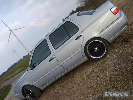 VW Vento *SOLGT* billede 2