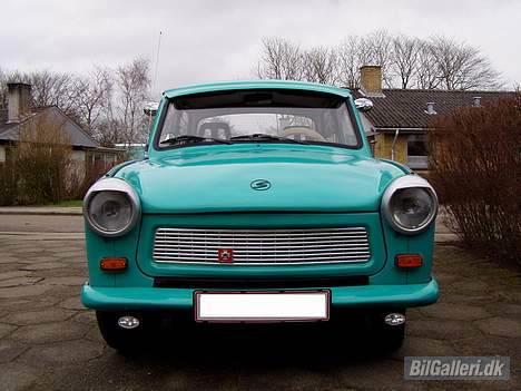 Trabant 601 S  - Nyt billede med de nye spejle, kofangere og øjenskygger billede 7