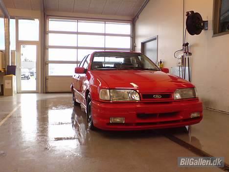 Ford Sierra GT - Ny vasket ude på firmaet billede 10
