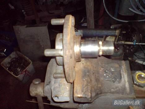 Ford Sierra GT - Ny forhjulsleje sku der til :-) billede 14