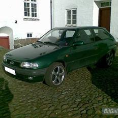 Opel Astra 16v