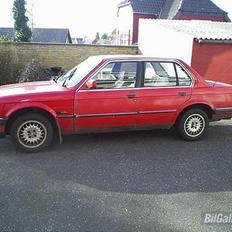 BMW E 30 320i