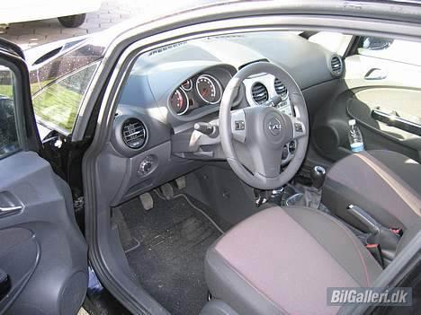 Opel Corsa D sport SOLGT - inde billede 2