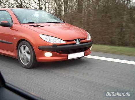 Peugeot 206 cc 1.6 16v SOLGT - Billedet blev taget i farten... billede 10