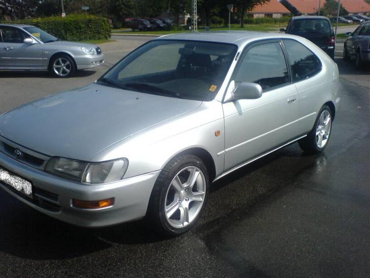 Toyota Corolla 1,3 GLS (SOLGT) billede 1