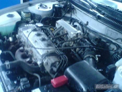 Toyota Corolla 1,3 GLS (SOLGT) billede 4