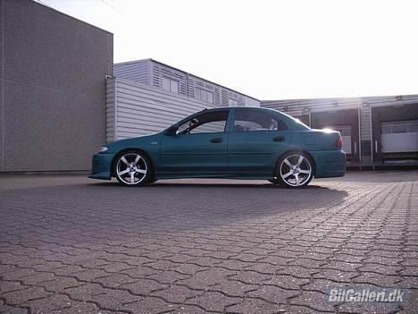 Mazda 323s solgt billede 2