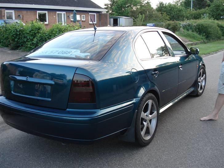 Skoda Octavia  - Indfarvet bagkofanger billede 6