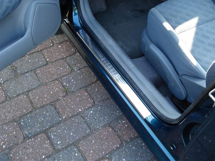 Skoda Octavia  - Original panel lister i rustfri stål billede 9