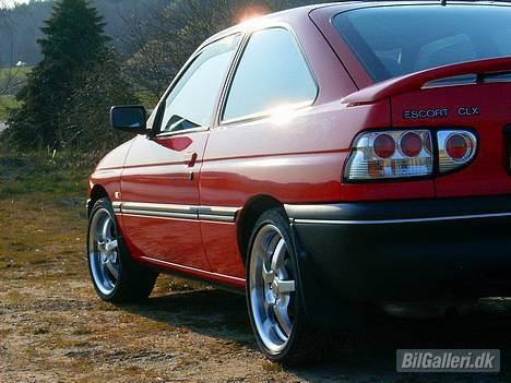 Ford Escort (SOLGT) billede 4