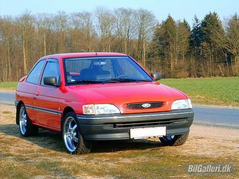 Ford Escort (SOLGT) billede 6