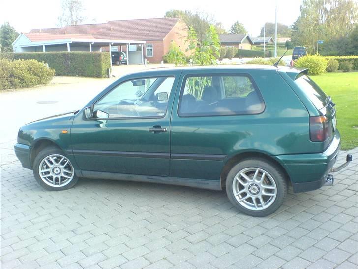 VW Golf III 1,8 CL solgt - ny vasket bil med 15" alu billede 1
