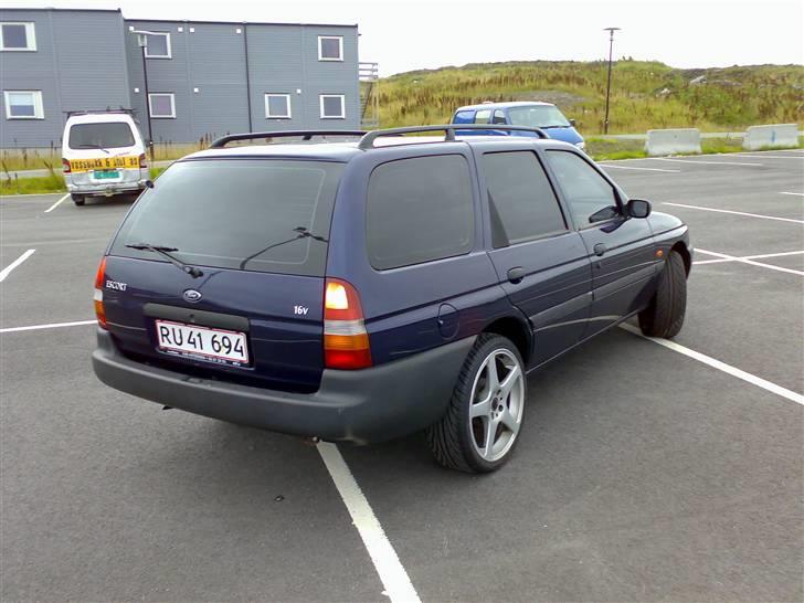 Volvo 460 - Ford Escort ´96 billede 2