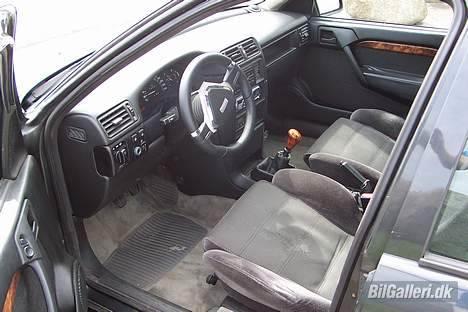 Opel Vectra2000  - kabinen, dog er der kommet læderknob ;) billede 9