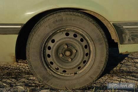 Opel ascona - det er bagenden, og snart kommer forenden også ned billede 13