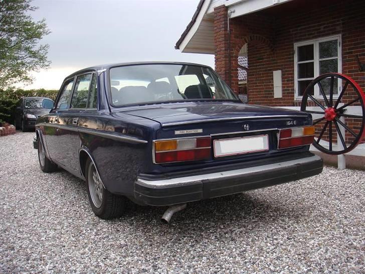 Volvo 164 E - Bilen er ved at blive samlet igen billede 6