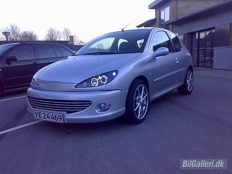 Peugeot 206 - fra d. 12/03 - 07 . Synes lige i skulle se den med Alu fælge . billede 4