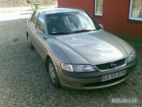 Opel vectra b 1,8 16v - sårdan som da vi fik den  billede 2