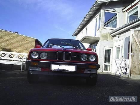 BMW E 30 320i billede 3