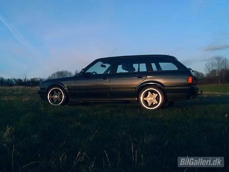 BMW 324 TD touring (solgt) billede 2