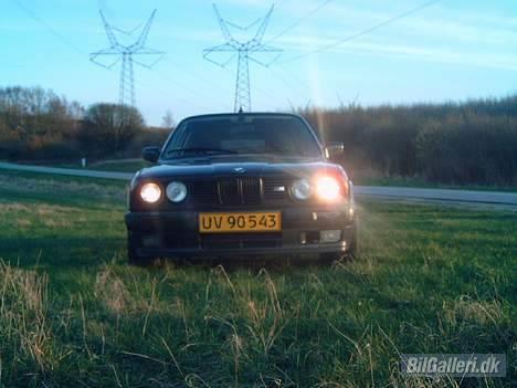 BMW 324 TD touring (solgt) billede 3