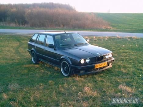 BMW 324 TD touring (solgt) billede 6