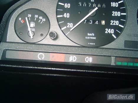 BMW 324 TD touring (solgt) billede 12