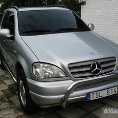 Mercedes Benz ML 320 *SOLGT*