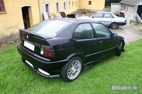 BMW E36 316i Compact>>SOLGT<< - Nye billeder fra 18/09/04 billede 4