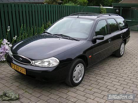 Ford Mondeo 2.0 Expressive - 14 Juni 2004 på min fødselsdag, god gave :D billede 3
