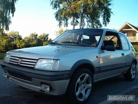 Peugeot 205 Gti billede 1