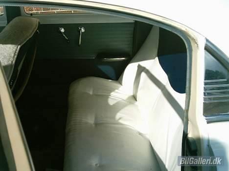 Amerikaner Chevrolet Bel Air / 210 - Skal ogsaa have ny kabine (Tuck and roll) engang naar kaeresten har tid til at sy for det skulle vidst vaere rimelig svaert. billede 6