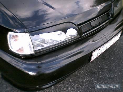 Ford sierra 2.0i doch - øjenskygge håndlavet samt passtykke til front skørt.  billede 2