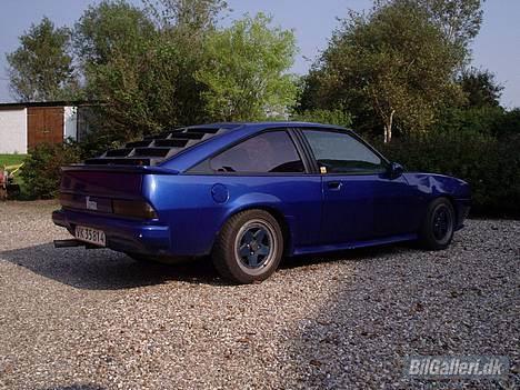 Opel manta b cc 2.0e solgt - Jeg har lige købt en bagspoile som jeg er ved at passe til. billede 5